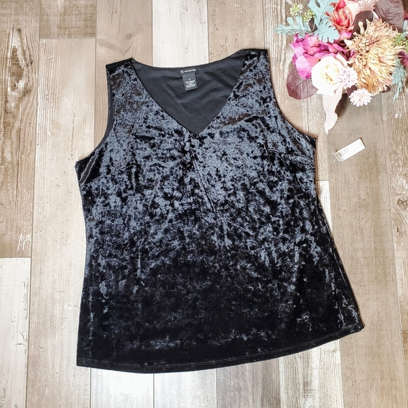 NWT New Directions V-Neck Sleeveless Black Crushed Velvet Top Women's Size Large - Picture 1 of 15